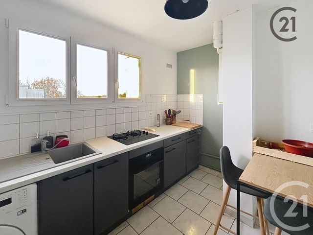 Appartement F4 &agrave; vendre - 4 pi&egrave;ces - 67,57 m2 - St Georges Sur Baulche - 89 - BOURGOGNE