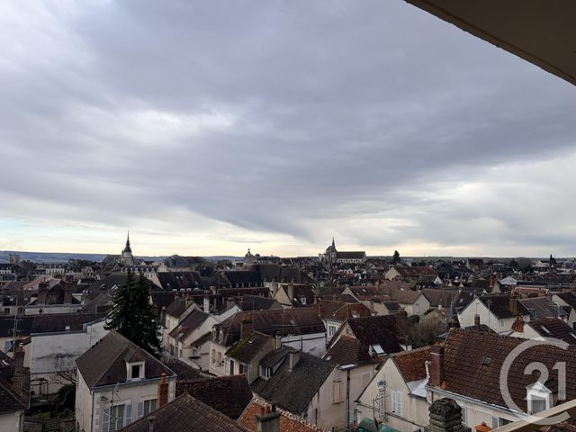 Appartement T4 &agrave; louer - 4 pi&egrave;ces - 90,52 m2 - Auxerre - 89 - BOURGOGNE