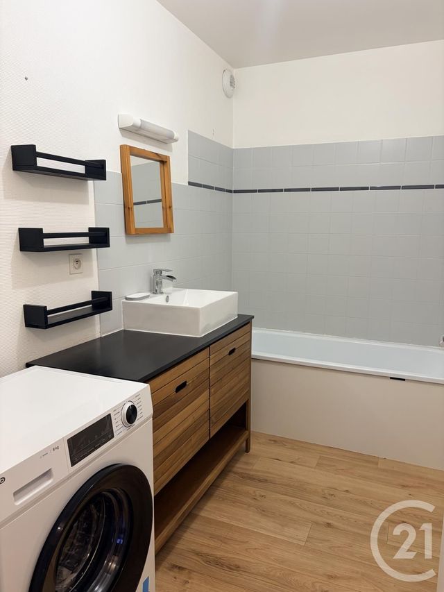 Appartement T2 &agrave; louer - 2 pi&egrave;ces - 67,80 m2 - Auxerre - 89 - BOURGOGNE