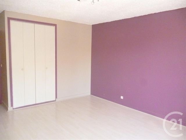 Maison &agrave; louer - 4 pi&egrave;ces - 111 m2 - Fontenay Pres Chablis - 89 - BOURGOGNE