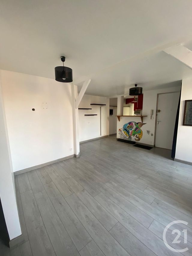 Appartement F1 bis &agrave; louer - 2 pi&egrave;ces - 44 m2 - Auxerre - 89 - BOURGOGNE