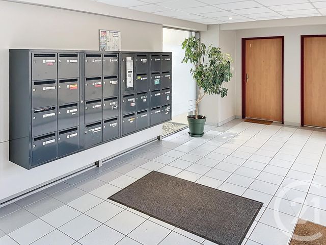 Appartement F2 &agrave; vendre - 2 pi&egrave;ces - 48 m2 - St Georges Sur Baulche - 89 - BOURGOGNE