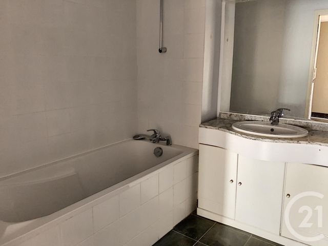 Appartement F4 &agrave; louer - 4 pi&egrave;ces - 83,70 m2 - Auxerre - 89 - BOURGOGNE