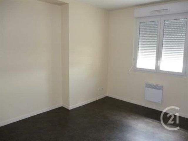 Appartement &agrave; louer - 3 pi&egrave;ces - 65,20 m2 - Auxerre - 89 - BOURGOGNE