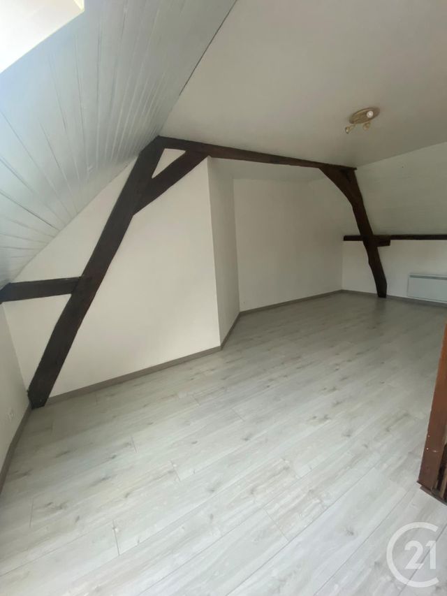 Appartement F2 &agrave; louer - 2 pi&egrave;ces - 45 m2 - St Bris Le Vineux - 89 - BOURGOGNE