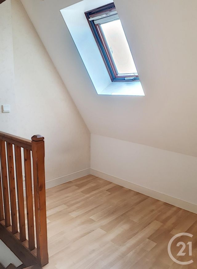 Appartement F1 &agrave; louer - 1 pi&egrave;ce - 45 m2 - Auxerre - 89 - BOURGOGNE