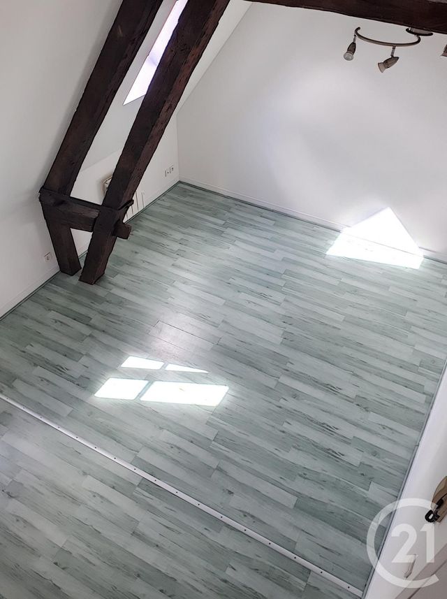 Appartement F1 &agrave; louer - 1 pi&egrave;ce - 45 m2 - Auxerre - 89 - BOURGOGNE