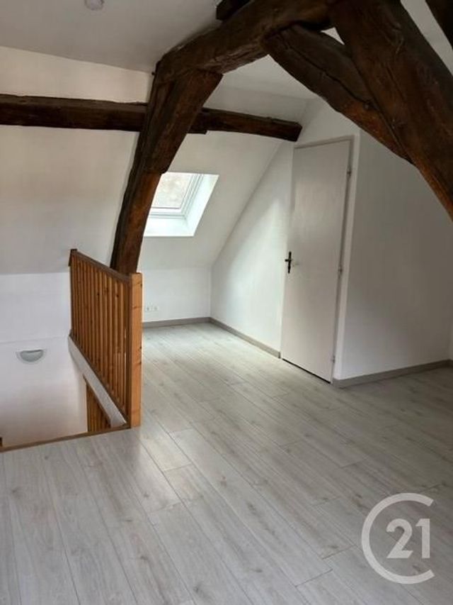 Appartement F2 &agrave; louer - 2 pi&egrave;ces - 37,20 m2 - St Bris Le Vineux - 89 - BOURGOGNE