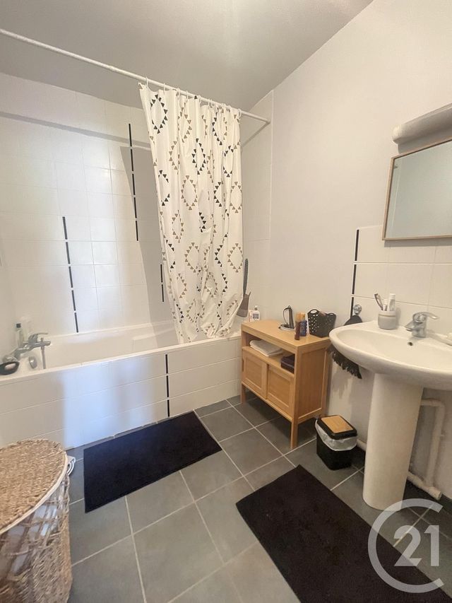 Appartement F3 &agrave; louer - 3 pi&egrave;ces - 68,90 m2 - Auxerre - 89 - BOURGOGNE