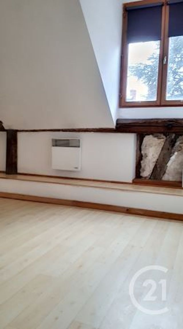Appartement T3 &agrave; louer - 3 pi&egrave;ces - 57 m2 - Auxerre - 89 - BOURGOGNE