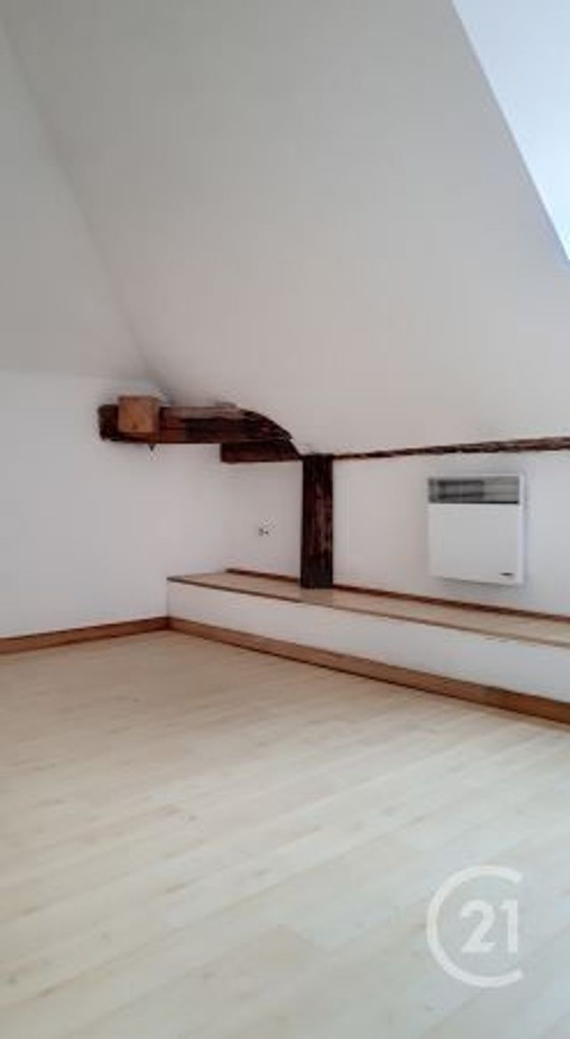 Appartement T3 &agrave; louer - 3 pi&egrave;ces - 57 m2 - Auxerre - 89 - BOURGOGNE