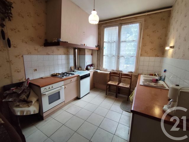 Appartement F4 &agrave; vendre - 4 pi&egrave;ces - 202 m2 - La Chatre - 36 - CENTRE