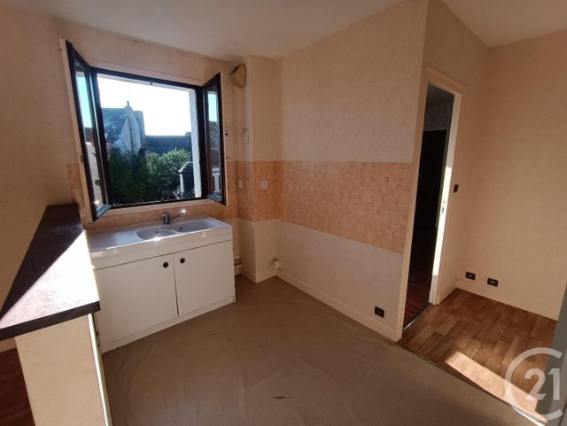 Appartement F2 à vendre - 2 pièces - 56 m2 - La Chatre - 36 - CENTRE