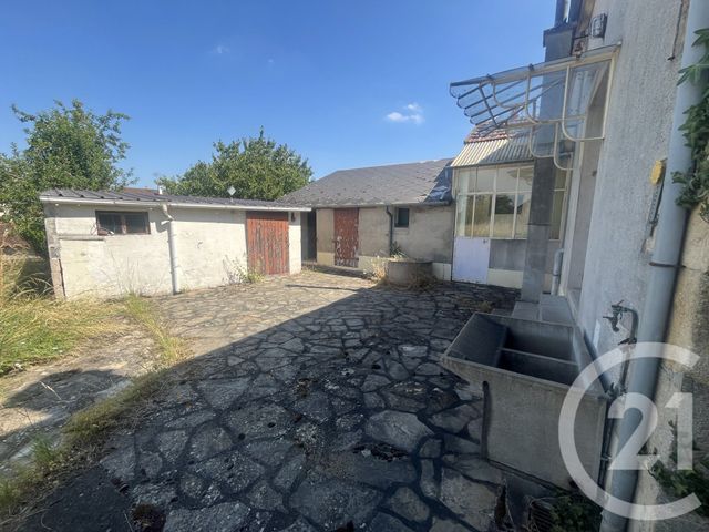 Maison à vendre - 2 pièces - 62,05 m2 - Chateaumeillant - 18 - CENTRE