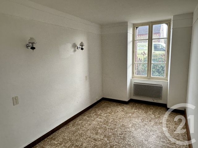 Maison à vendre - 2 pièces - 62,05 m2 - Chateaumeillant - 18 - CENTRE