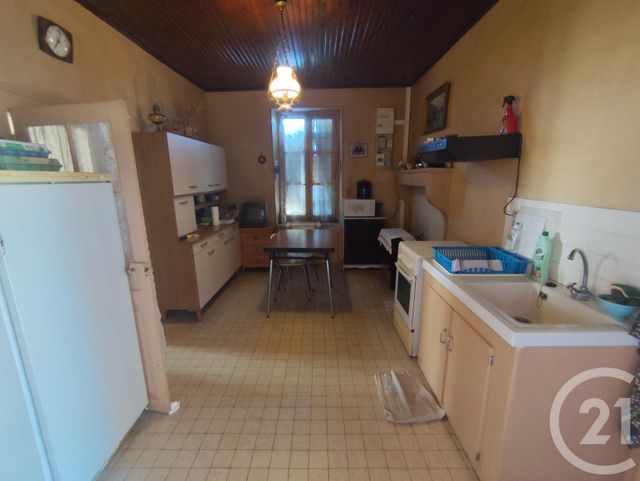 Maison &agrave; vendre - 3 pi&egrave;ces - 79,90 m2 - Chateaumeillant - 18 - CENTRE