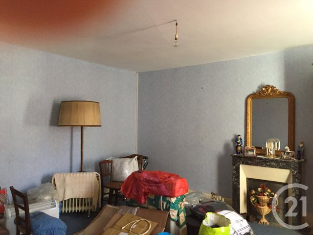 Maison à vendre - 3 pièces - 79,90 m2 - Chateaumeillant - 18 - CENTRE