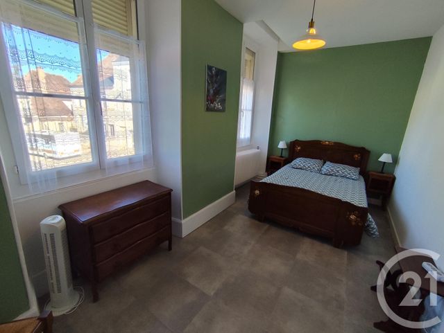 Maison &agrave; vendre - 8 pi&egrave;ces - 155 m2 - Chateaumeillant - 18 - CENTRE