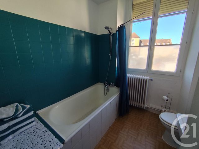 Maison &agrave; vendre - 8 pi&egrave;ces - 155 m2 - Chateaumeillant - 18 - CENTRE