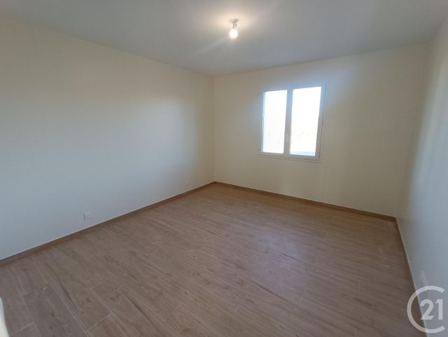 Maison à vendre - 4 pièces - 141,79 m2 - La Chatre - 36 - CENTRE