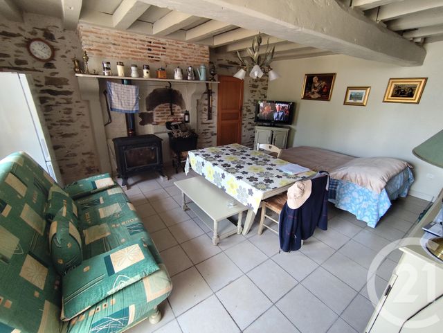 Maison à vendre - 2 pièces - 75 m2 - Crevant - 36 - CENTRE