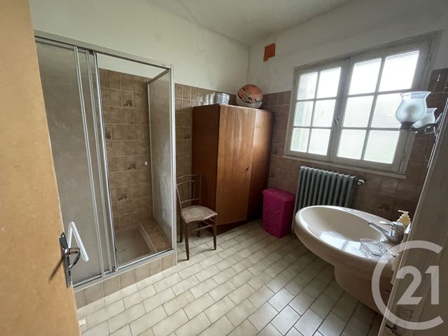 Maison &agrave; vendre - 6 pi&egrave;ces - 190,29 m2 - Chateaumeillant - 18 - CENTRE