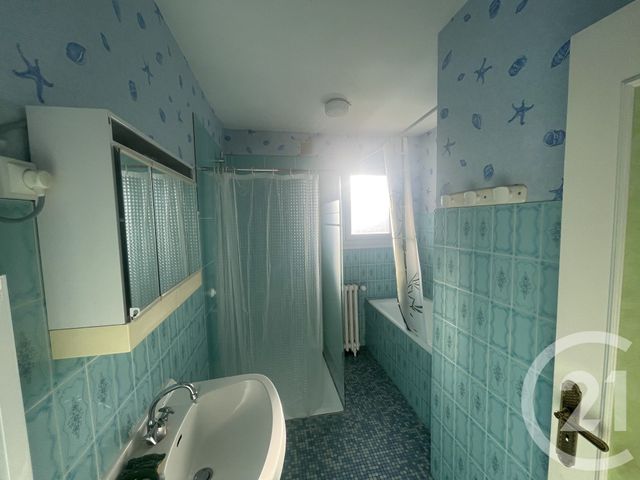 Maison &agrave; vendre - 5 pi&egrave;ces - 99,60 m2 - La Chatre - 36 - CENTRE