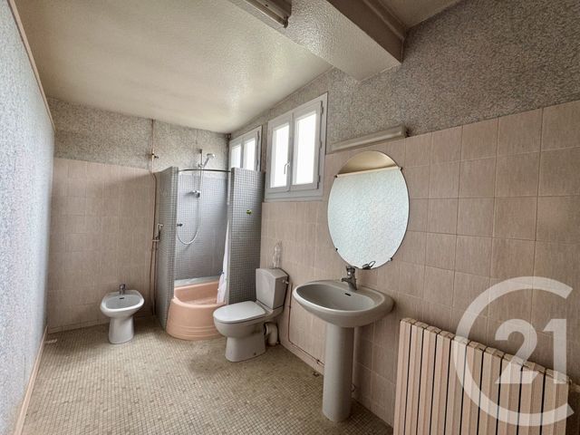 Maison &agrave; vendre - 5 pi&egrave;ces - 130,36 m2 - La Chatre - 36 - CENTRE