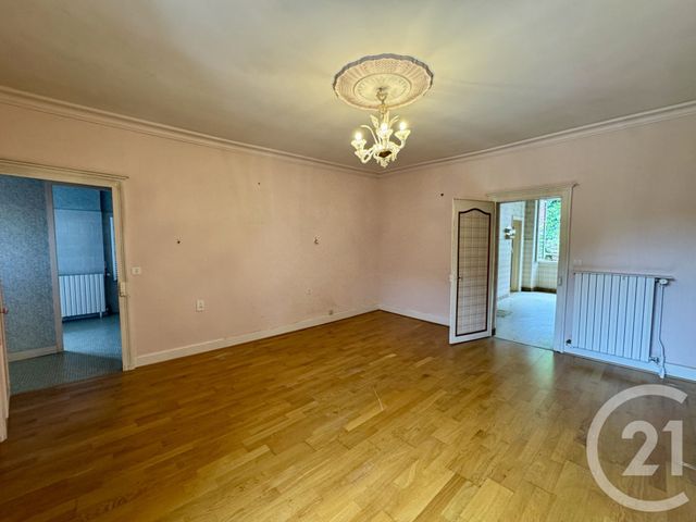 Maison &agrave; vendre - 5 pi&egrave;ces - 130,36 m2 - La Chatre - 36 - CENTRE