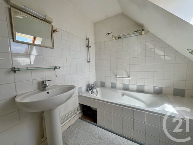 Maison &agrave; vendre - 3 pi&egrave;ces - 72,36 m2 - La Chatre - 36 - CENTRE