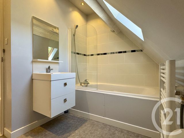 Maison &agrave; vendre - 2 pi&egrave;ces - 61 m2 - Boussac Bourg - 23 - LIMOUSIN