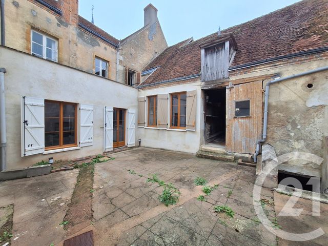 Maison 4 pièces 95 m² · à Châteaumeillant · 95 m² · 75 600 €