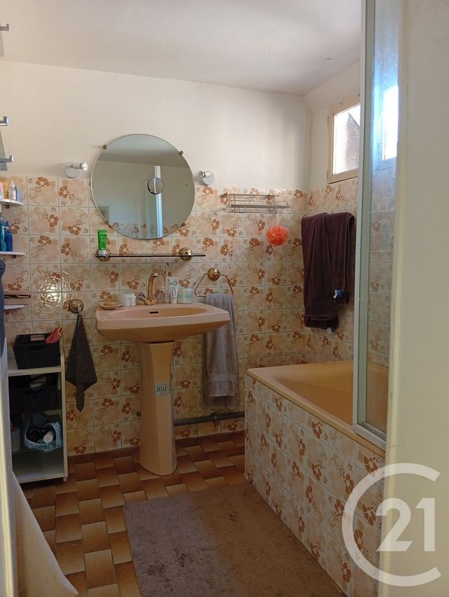 Maison &agrave; vendre - 4 pi&egrave;ces - 95 m2 - Chateaumeillant - 18 - CENTRE