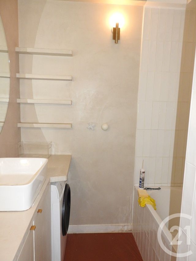 Appartement F3 &agrave; louer - 3 pi&egrave;ces - 56 m2 - Paris - 75019 - ILE-DE-FRANCE