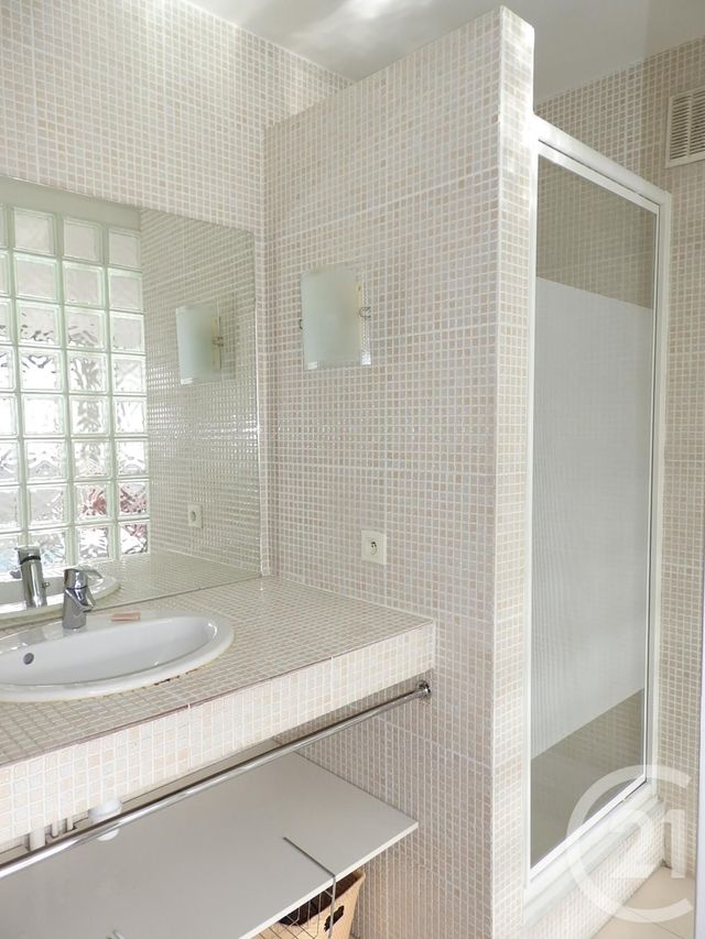 Appartement F1 &agrave; louer - 1 pi&egrave;ce - 40 m2 - Paris - 75019 - ILE-DE-FRANCE