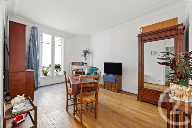 Appartement F6 &agrave; vendre - 6 pi&egrave;ces - 121,60 m2 - Paris - 75019 - ILE-DE-FRANCE