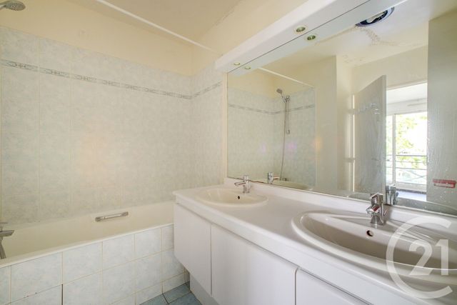 Appartement F4 &agrave; vendre - 4 pi&egrave;ces - 107,55 m2 - Paris - 75019 - ILE-DE-FRANCE