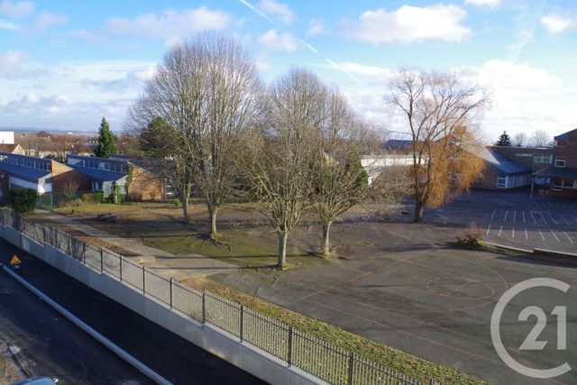 Appartement F2 &agrave; louer - 2 pi&egrave;ces - 40 m2 - Jouy Le Moutier - 95 - ILE-DE-FRANCE