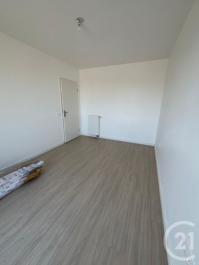 Appartement F2 &agrave; louer - 2 pi&egrave;ces - 40 m2 - Jouy Le Moutier - 95 - ILE-DE-FRANCE