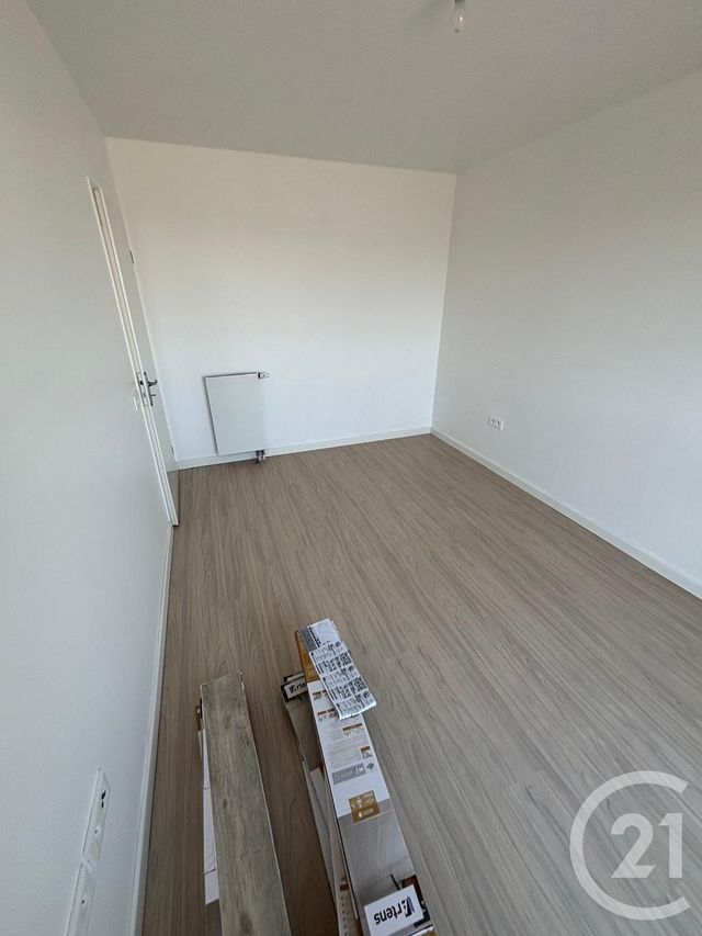 Appartement F2 &agrave; louer - 2 pi&egrave;ces - 40 m2 - Jouy Le Moutier - 95 - ILE-DE-FRANCE