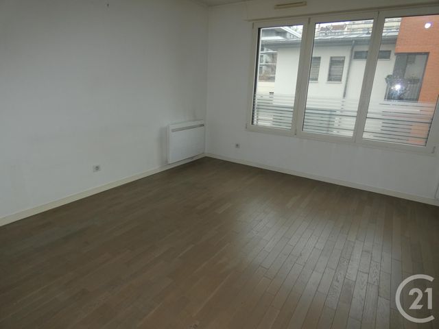 Appartement Studio &agrave; louer - 1 pi&egrave;ce - 30,42 m2 - Courbevoie - 92 - ILE-DE-FRANCE
