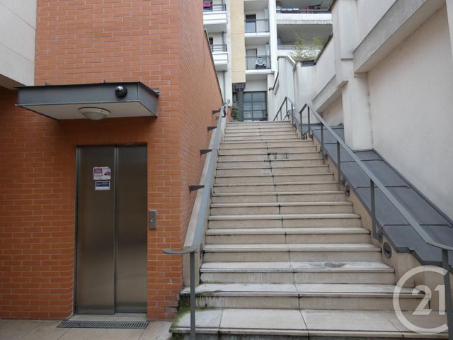 Appartement Studio &agrave; louer - 1 pi&egrave;ce - 30,42 m2 - Courbevoie - 92 - ILE-DE-FRANCE