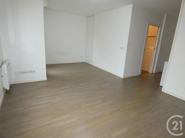 Appartement Studio &agrave; louer - 1 pi&egrave;ce - 30,42 m2 - Courbevoie - 92 - ILE-DE-FRANCE