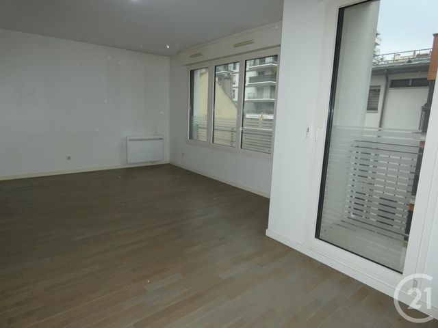 Appartement Studio &agrave; louer - 1 pi&egrave;ce - 30,42 m2 - Courbevoie - 92 - ILE-DE-FRANCE