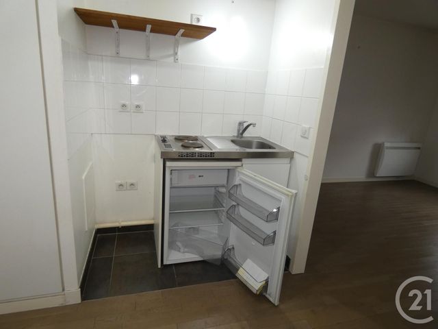 Appartement Studio &agrave; louer - 1 pi&egrave;ce - 30,42 m2 - Courbevoie - 92 - ILE-DE-FRANCE