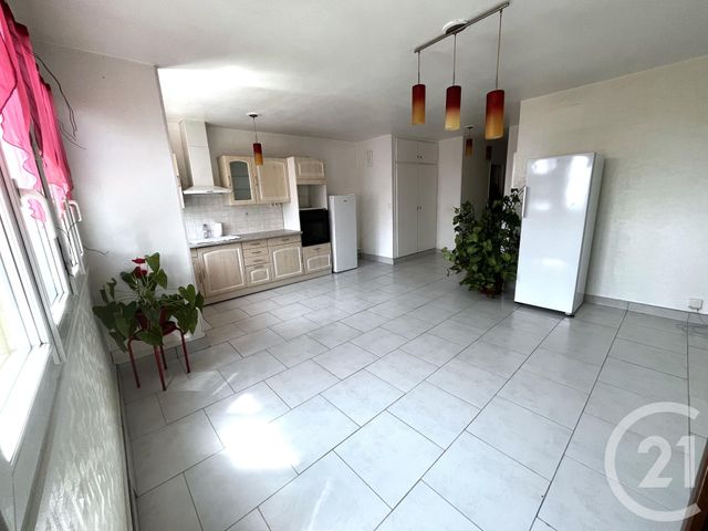 Appartement F3 à vendre - 3 pièces - 55 m2 - Villeneuve La Garenne - 92 - ILE-DE-FRANCE