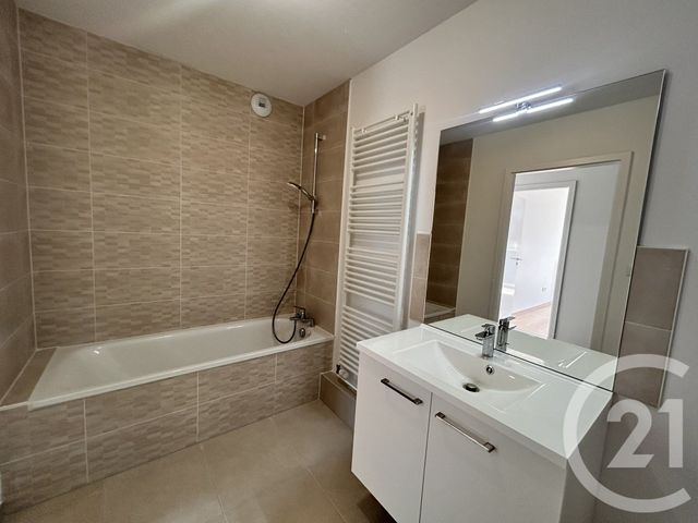 Appartement F4 &agrave; louer - 4 pi&egrave;ces - 81,30 m2 - Mittelhausbergen - 67 - ALSACE
