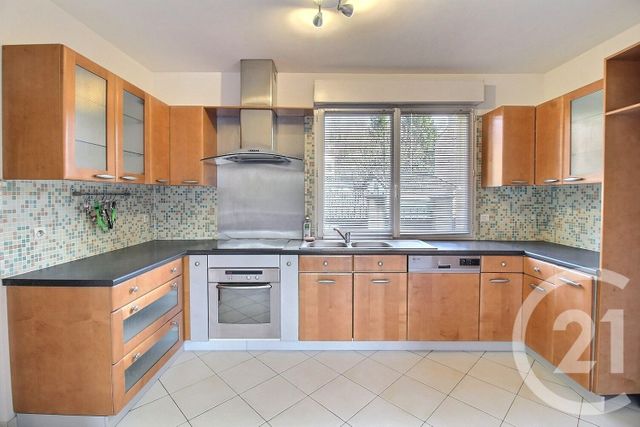 Maison &agrave; louer - 7 pi&egrave;ces - 96,85 m2 - Chennevieres Sur Marne - 94 - ILE-DE-FRANCE