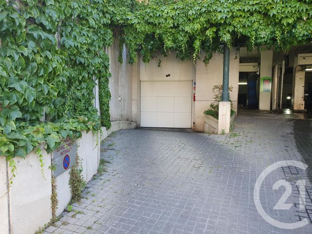 Parking &agrave; louer - 11 m2 - Paris - 75015 - ILE-DE-FRANCE