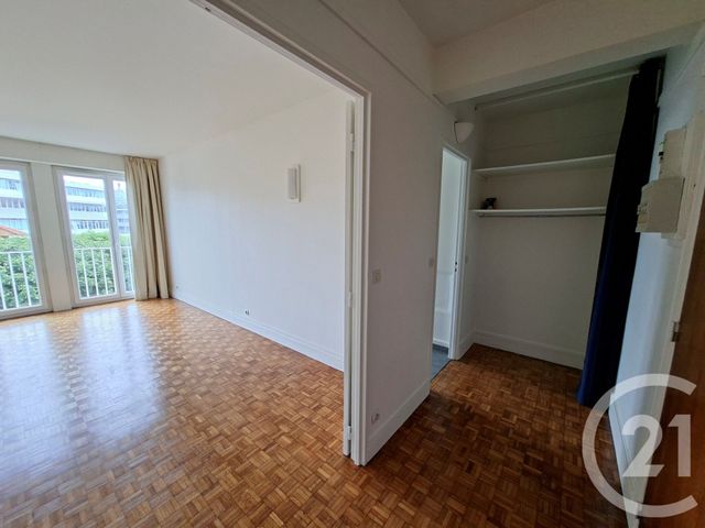 Appartement F2 &agrave; louer - 2 pi&egrave;ces - 44,75 m2 - Paris - 75015 - ILE-DE-FRANCE